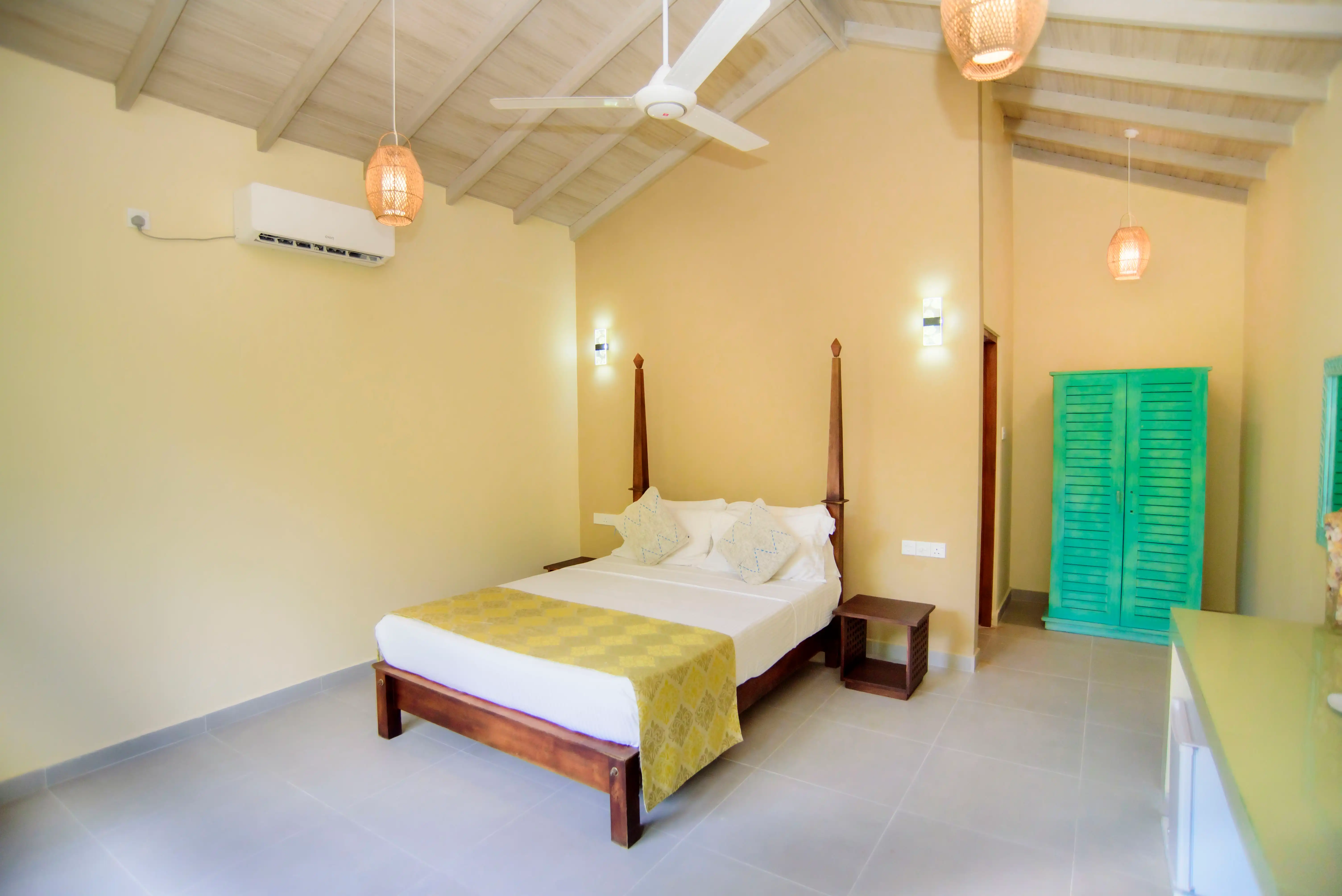 Thaproban Pavilion pool area